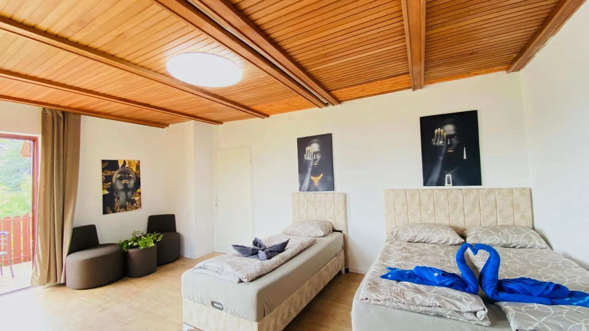 Homestay Family Room In Am Schopfwerk Area Vienna