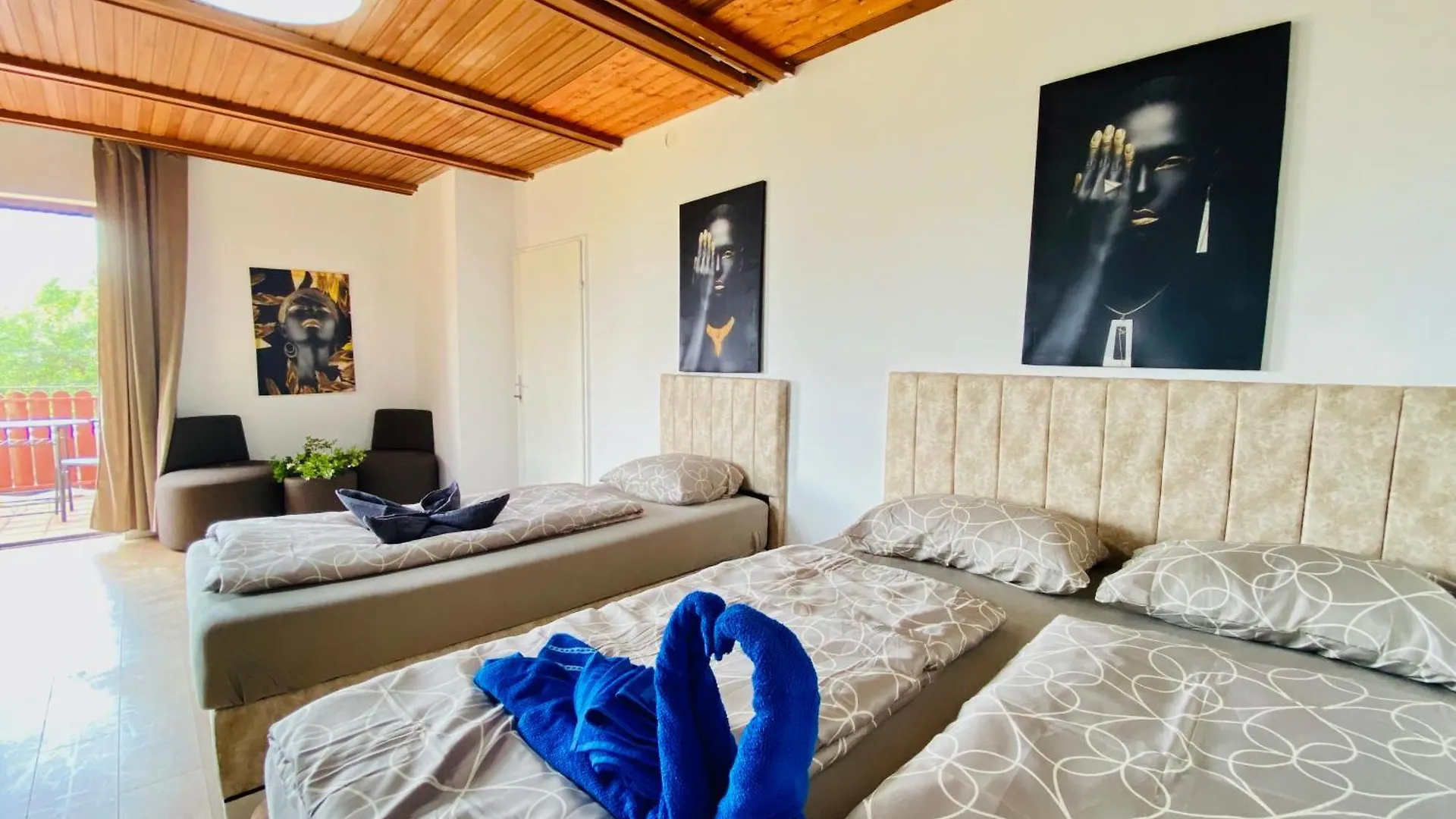 Family Room In Am Schopfwerk Area Vienna Austria