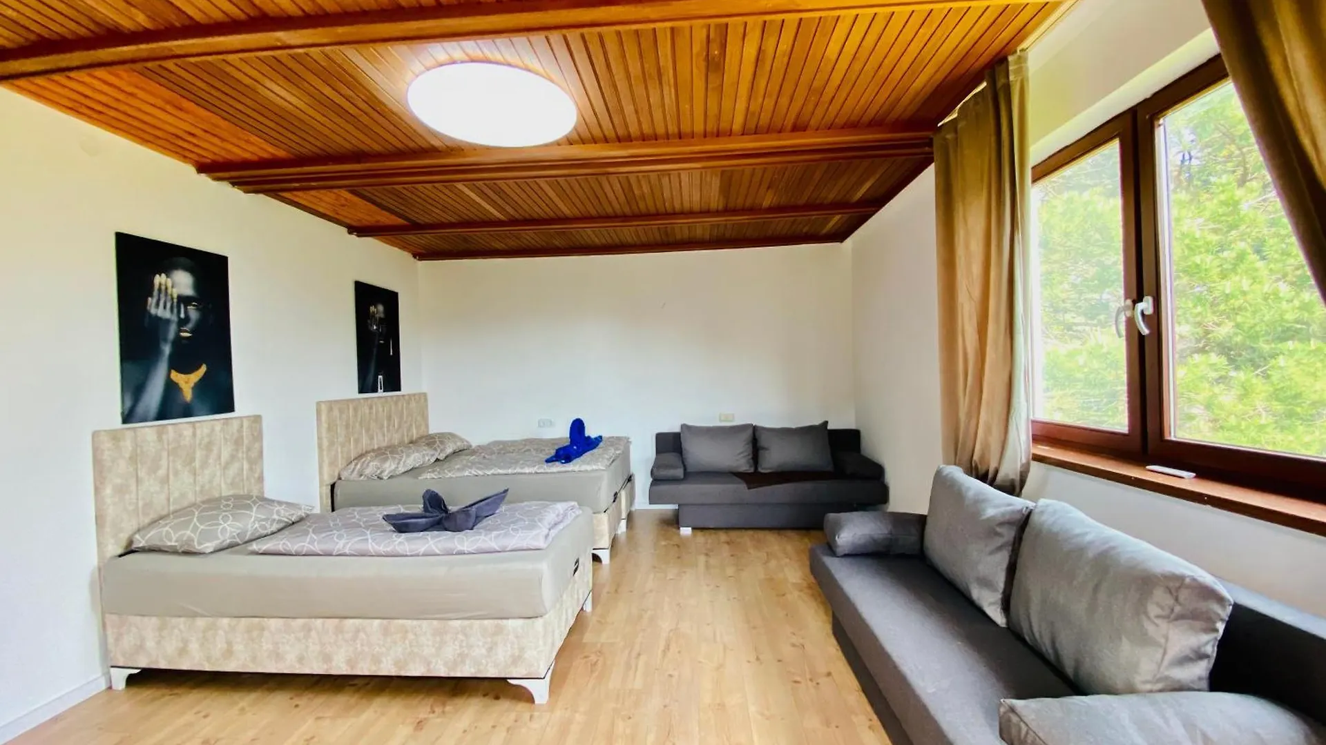 Family Room In Am Schopfwerk Area Vienna