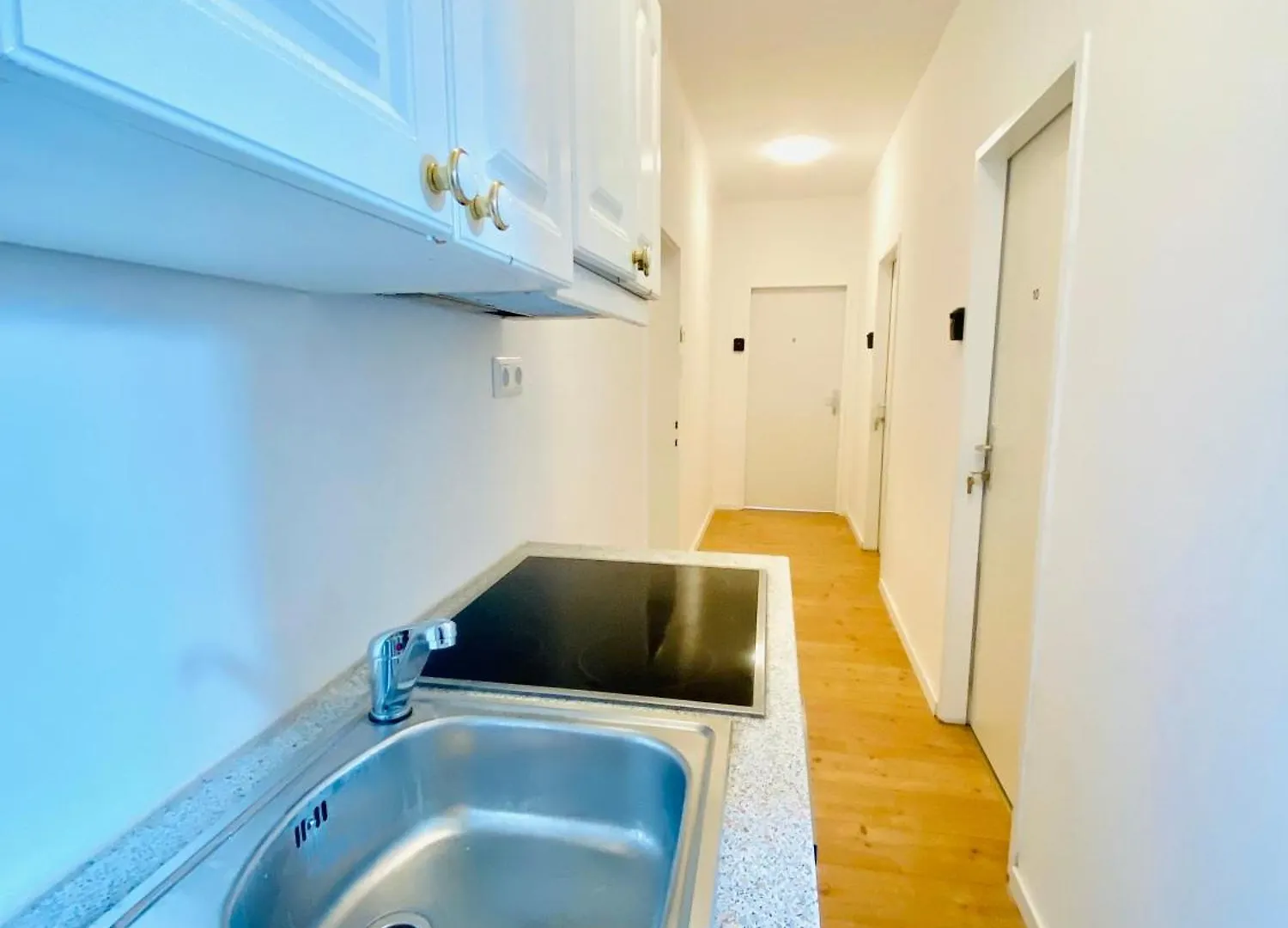 Homestay Family Room In Am Schopfwerk Area Vienna Austria
