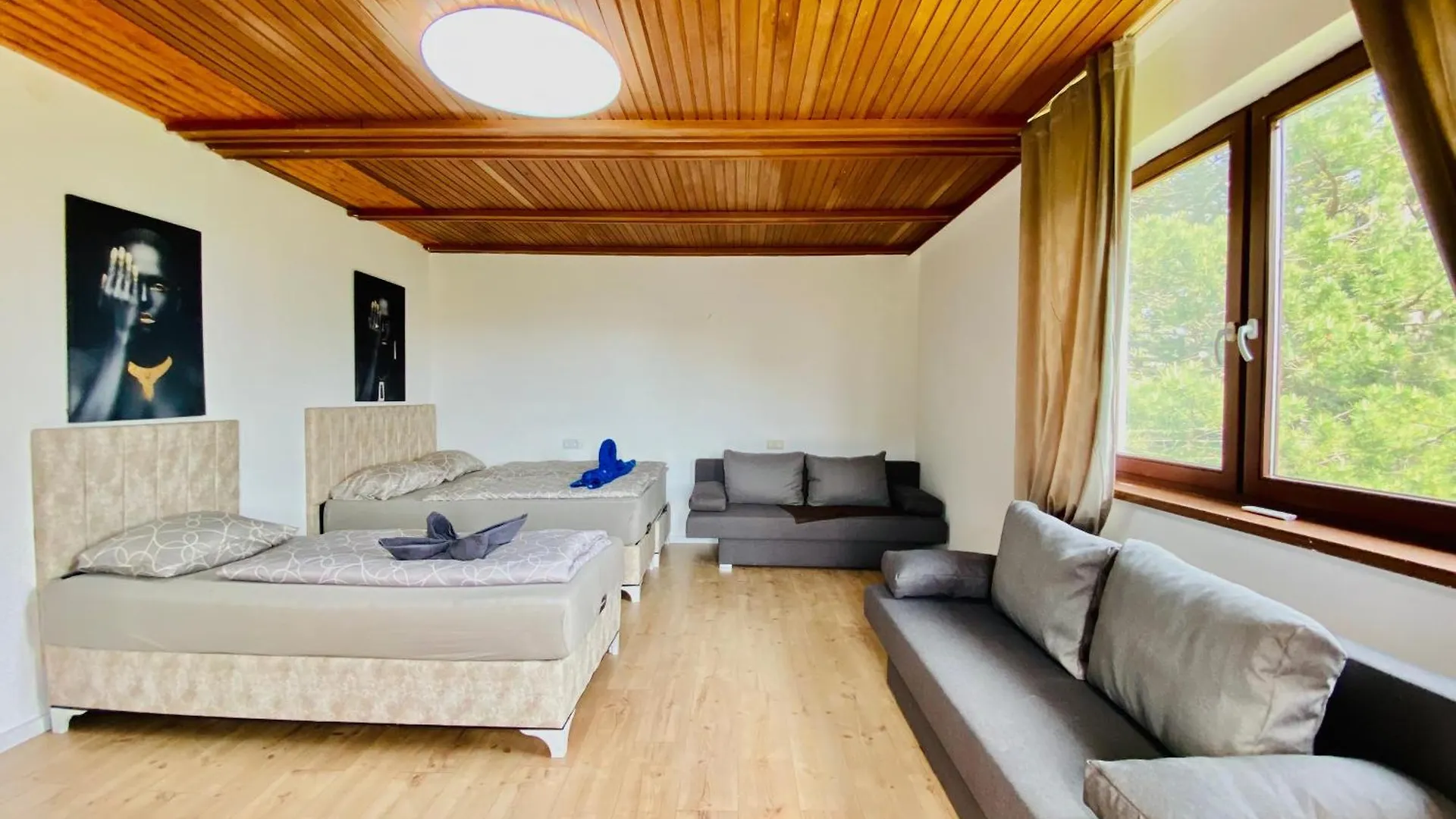 Family Room In Am Schopfwerk Area Vienna Homestay